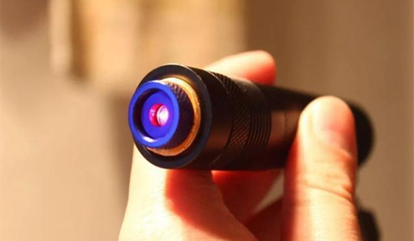 國家強(qiáng)制性標(biāo)準(zhǔn)：消費(fèi)類激光指示器產(chǎn)品安全標(biāo)準(zhǔn)出臺在即(圖1)