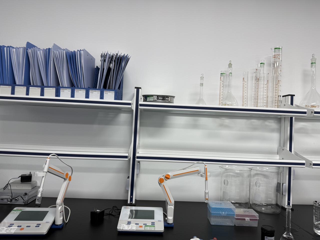 化學實驗室介紹(圖4) 化學實驗室介紹(圖4)