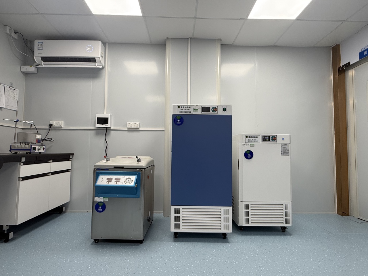 物理實驗室介紹(圖2) 物理實驗室介紹(圖2)