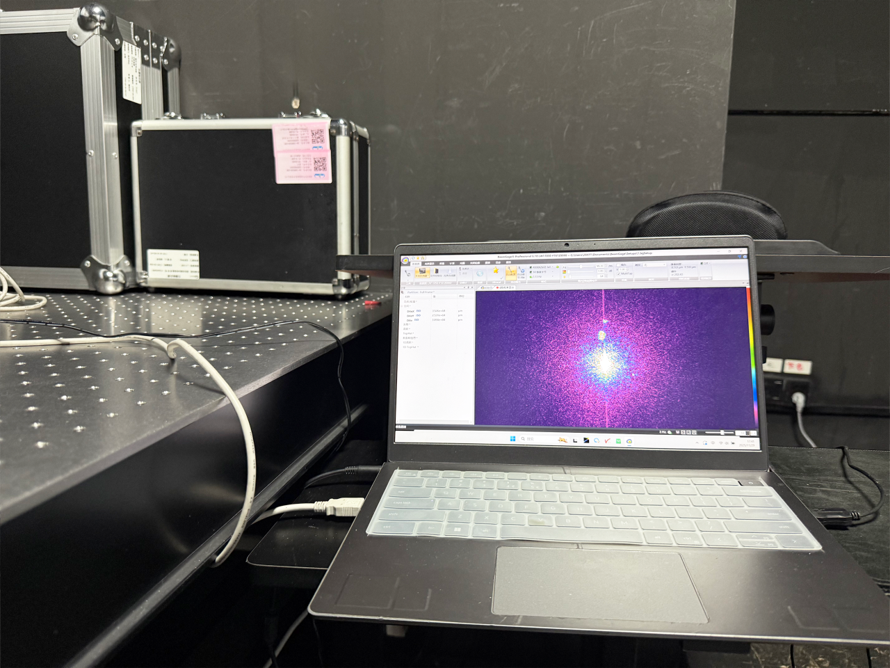 光學(xué)實驗室介紹(圖2) 光學(xué)實驗室介紹(圖2)